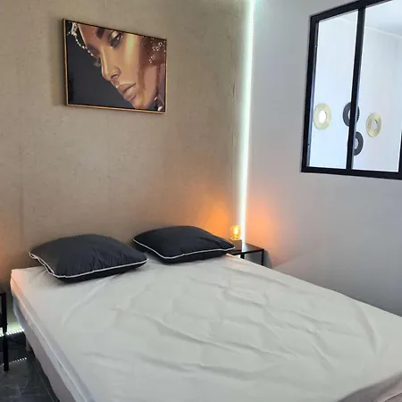 4 Couchages Cap D'agde Ct800-070 *